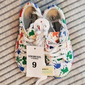 NWT Genuine Kids by OshKosh Toddler Sneakers sz 9